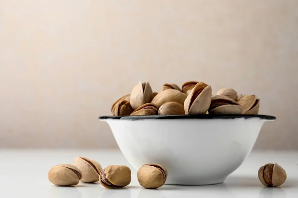 Bowl Pistachio Nuts White Table — ストック写真
