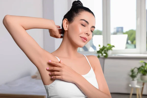Young Woman Showing Smooth Skin Epilation Room — Stock Photo, Image