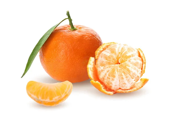 Tasty Ripe Tangerines Green Leaf White Background — Stock Fotó