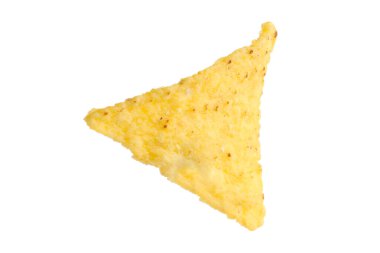 Beyaz arkaplanda lezzetli bir tortilla cipsi (nacho)