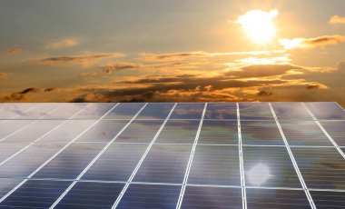 Güneş panelleri dışarı yerleştirildi. Alternatif enerji kaynağı