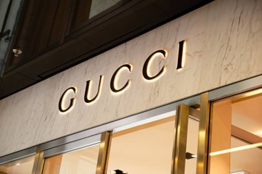 Warshaw, Polonya - 14 Mayıs 2022: Gucci Moda Mağazası