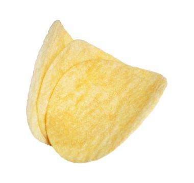 Beyaz üzerine izole edilmiş lezzetli patates cipsi.