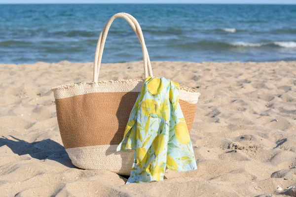 Straw Bag Beach Wrap Sandy Seashore Summer Accessories — Photo