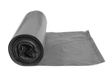 Beyaz arka planda gri çöp torbaları. Temizlik malzemeleri