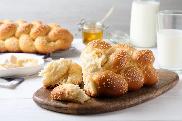 Homemade Braided Bread Sesame Seeds White Wooden Table Traditional Challah —  Fotos de Stock