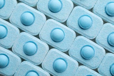 Arka plan olarak birçok su yumuşatıcı tablet, üst görünüm