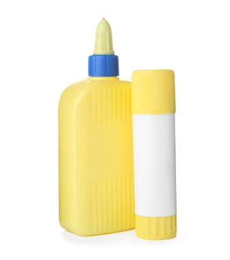 Beyaz arka planda şişe ve yapıştırıcı.