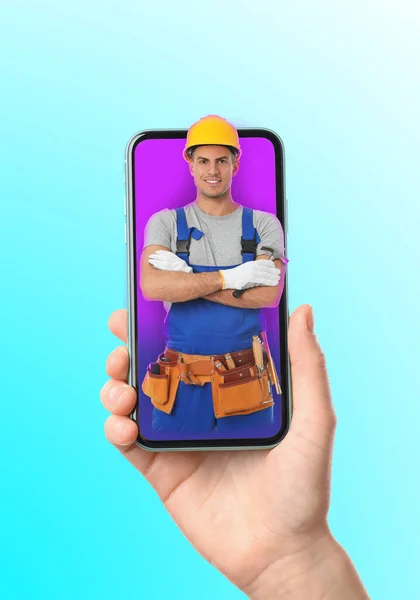 Woman Smartphone Calling Professional Repairman Color Background Closeup — ストック写真