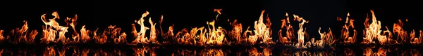 Jasne Płomienie Ognia Czarnym Tle Projekt Banera — Zdjęcie stockowe
