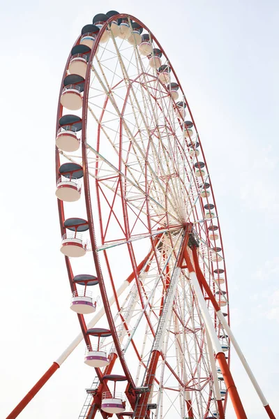 Beautiful Large Ferris Wheel Outdoors Low Angle View — Foto de Stock