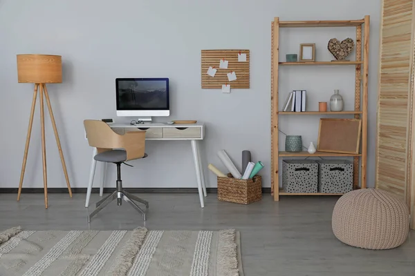 Stylish Room Interior Comfortable Workplace Shelving Unit White Wall — Stockfoto