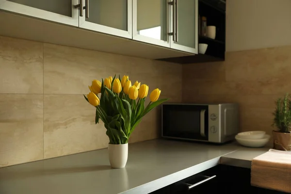 Bouquet Beautiful Yellow Tulips Countertop Kitchen Space Text — Zdjęcie stockowe