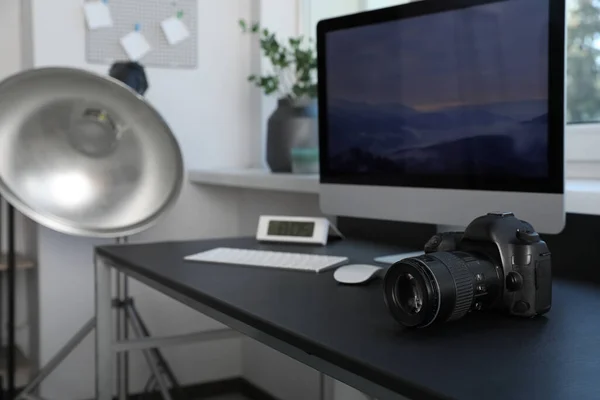 Professional Camera Computer Table Photo Studio Interior Design — Foto de Stock