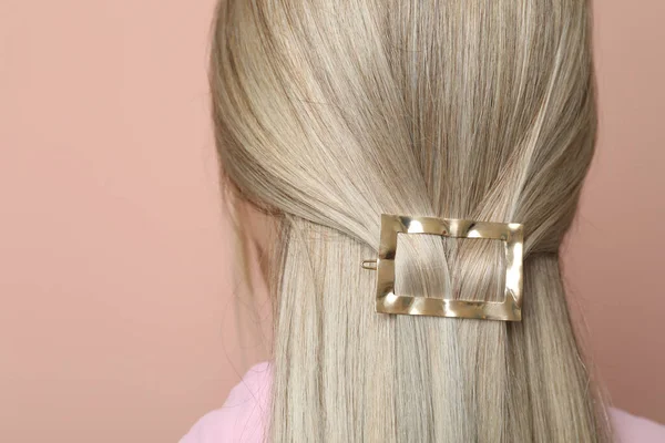 Young Woman Beautiful Gold Hair Clip Pink Background Back View — Foto de Stock