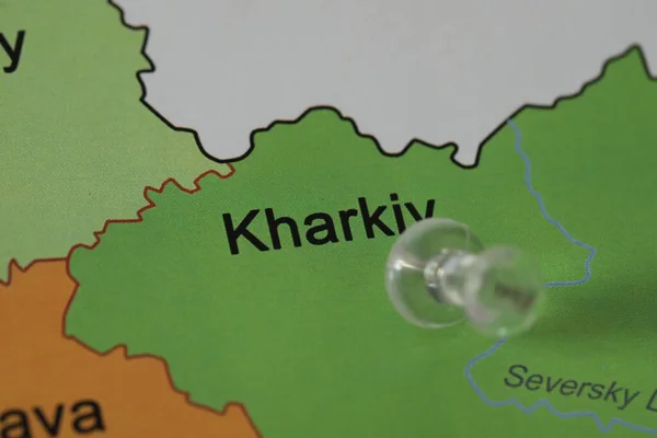 Térkép Ukrajna Átlátszó Push Pin Elhelyezett Kharkiv Closeup — Stock Fotó