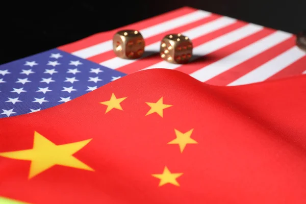 Usa China Flags Dice Black Table International Relations — 图库照片