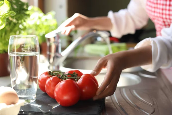 Woman Fresh Tomatoes Countertop Kitchen Closeup — Stock Fotó