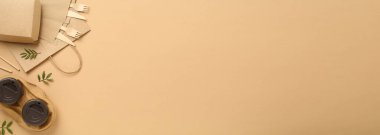 Bej arka planda çevre dostu ürünler, metin için alanı olan düz bir yer. Pankart tasarımı