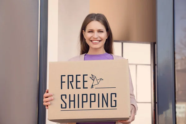 Young Woman Parcel Door Free Shipping — Φωτογραφία Αρχείου