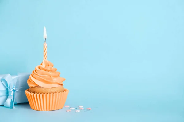 Delicious Birthday Cupcake Orange Cream Burning Candle Sprinkles Gift Box — Stock fotografie
