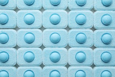 Arka plan olarak birçok su yumuşatıcı tablet, üst görünüm