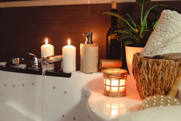 Bath Burning Candles Indoors Creating Romantic Atmosphere — Stockfoto