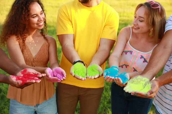 Friends Colorful Powder Dyes Outdoors Holi Festival Celebration — ストック写真