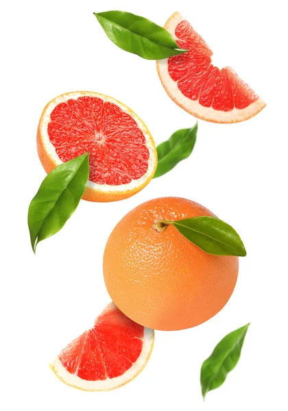 Lekkere Rijpe Grapefruits Groene Bladeren Vallen Witte Achtergrond — Stockfoto