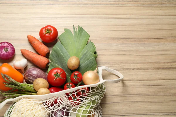 Frisches Gemüse Öko Netztasche Auf Holztisch Flach Gelegt Raum Für — Stockfoto