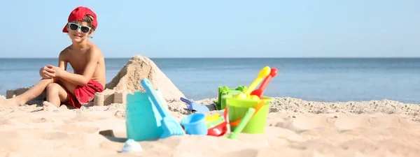 Cute Little Child Plastic Toys Sandy Beach Sunny Day Banner — Fotografia de Stock