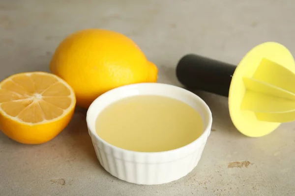 Freshly Squeezed Lemon Juice Light Grey Table — Foto de Stock