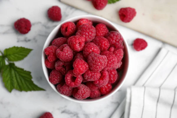 Bowl Fresh Ripe Raspberries White Marble Table Flat Lay — Stock Photo, Image