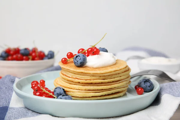 Tasty Pancakes Natural Yogurt Blueberries Red Currants Table — Photo