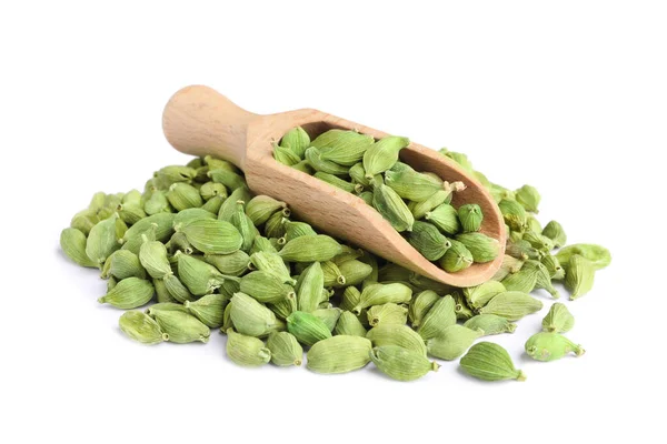 Wooden Scoop Dry Cardamom Seeds White Background — Φωτογραφία Αρχείου