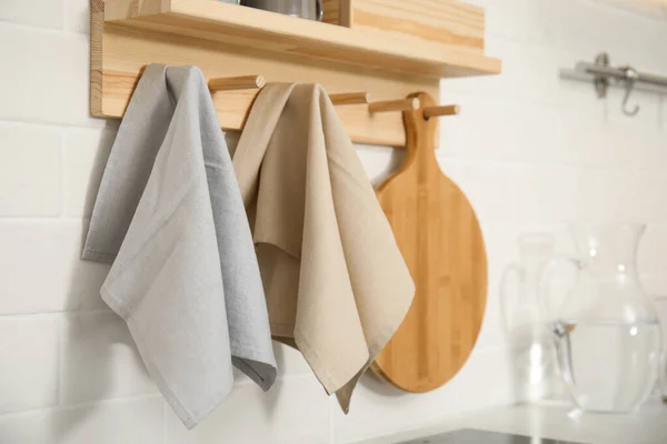Different Towels Wooden Board Hanging Rack Kitchen — Fotografia de Stock