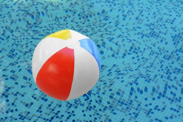 Inflatable Beach Ball Floating Swimming Pool Space Text — Fotografia de Stock