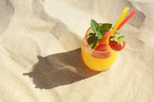 Glass Refreshing Drink Strawberry Sandy Beach View Space Text — Stockfoto