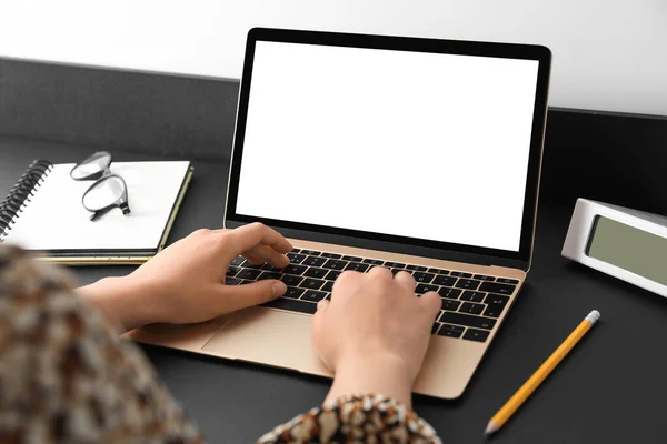 Woman Working Modern Laptop Black Table Closeup Space Design — Φωτογραφία Αρχείου