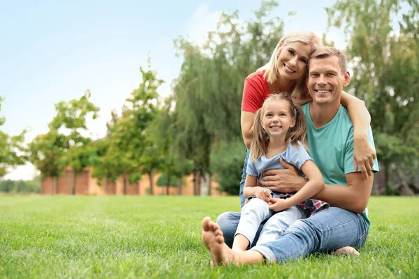 Happy Family Spending Time Together Park Sunny Summer Day — Stock Photo, Image