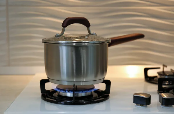 Olla Cocina Moderna Estufa Con Gas Ardiente — Foto de Stock