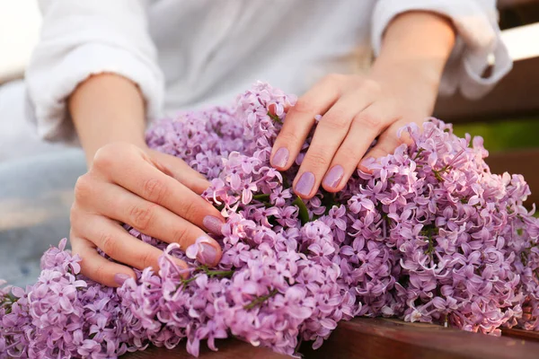 Woman Bunch Beautiful Lilac Flowers Closeup — Stock Photo, Image