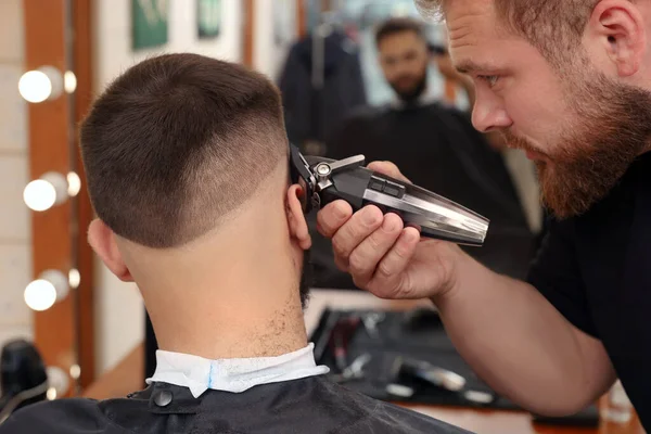 Professional Hairdresser Working Client Barbershop Closeup — Stock Photo, Image