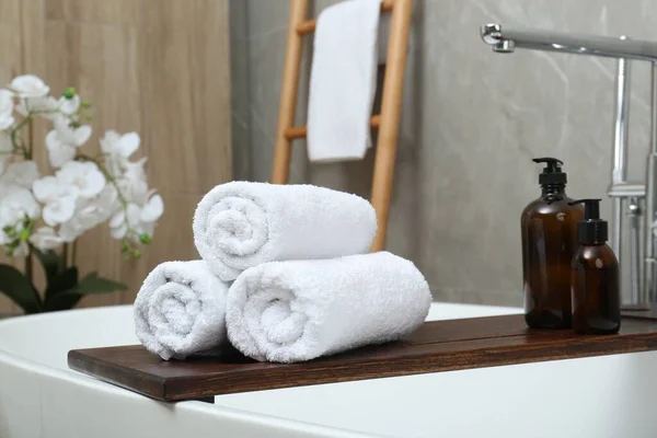 Rolled Towels Personal Care Products Tub Tray Bathroom — 图库照片