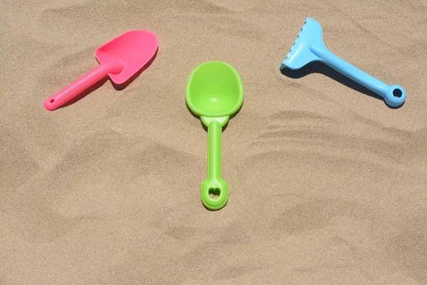 Bright Plastic Rake Shovels Sand View Beach Toys — Stock fotografie