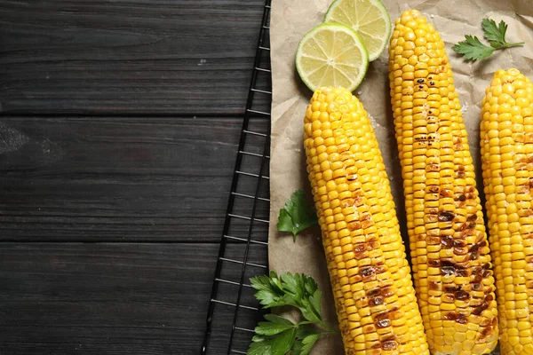 Tasty Grilled Corn Wooden Table Flat Lay Space Text — Stock Photo, Image