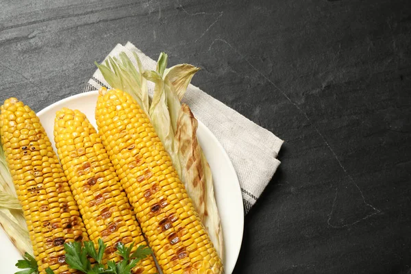 Tasty Grilled Corn Black Table Space Text — Stock Photo, Image