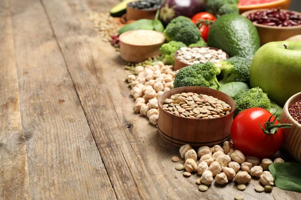 Diferentes Verduras Semillas Frutas Mesa Madera Espacio Para Texto Dieta —  Fotos de Stock