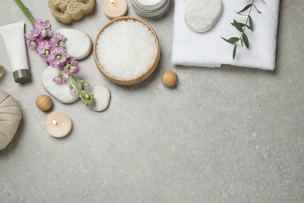 Platte Lay Compositie Met Cosmetica Grijze Marmeren Tafel Ruimte Voor — Stockfoto