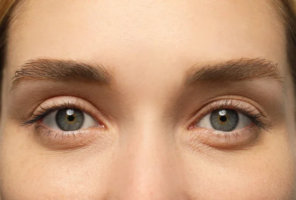 Beautiful Woman Grey Eyes Closeup View — Fotografia de Stock